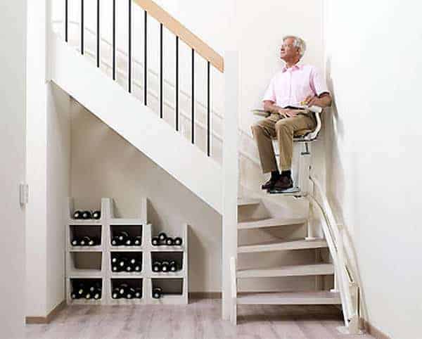 Guide monte-escalier : tout savoir sur le fonctionnement et la consommation  d'énergie d'un monte personne
